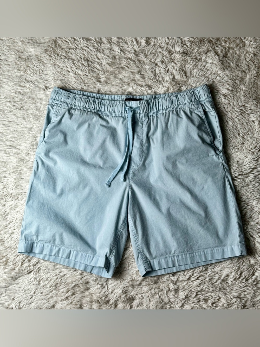 Banana Republic Men's Pale Blue Athletic Drawstring Deck Shorts - 8”